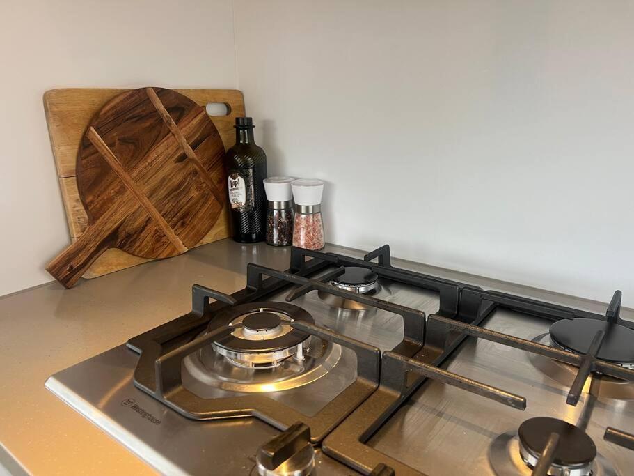 Alpine Chalet - Views, Fire-Pit, Central, Cosy Wanaka Bagian luar foto